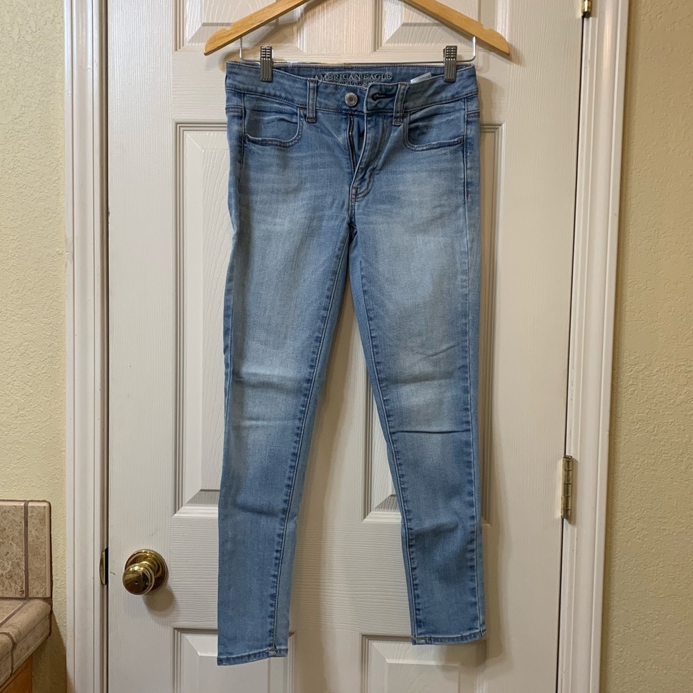 Light wash AE jeggings
